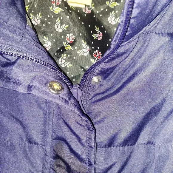 True Craft Womens Navy Blue Puffer Vest Fall Winter Size Medium Zip & Buttons - Picture 6 of 8